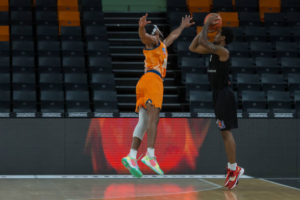 准的发球与 准的发球与