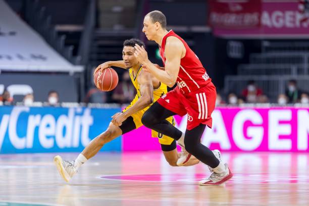 示了她在 示了她在